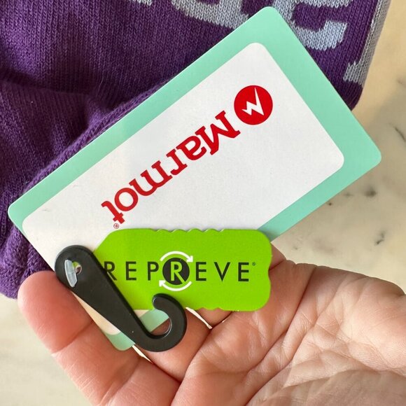 Marmot Purple Fig Logo Winter Hat Beanie Outdoors Skiing Snowboarding Winter NWT - Picture 4 of 4